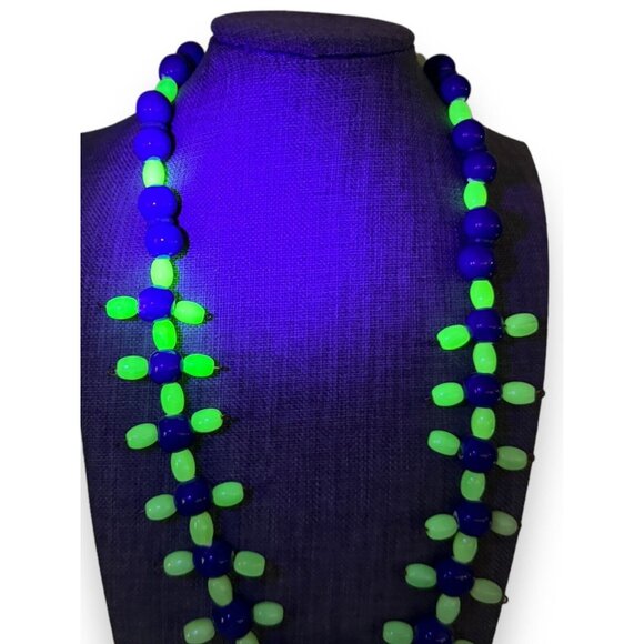 Vintage Green Uranium Glowing Glass Blue Ceramic Bead Necklace 21.5” Hook Clasp - Picture 8 of 10